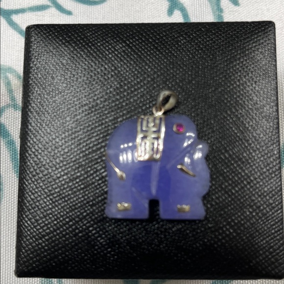 Lavender Jade Carved Elephant Pendant - Picture 5 of 6